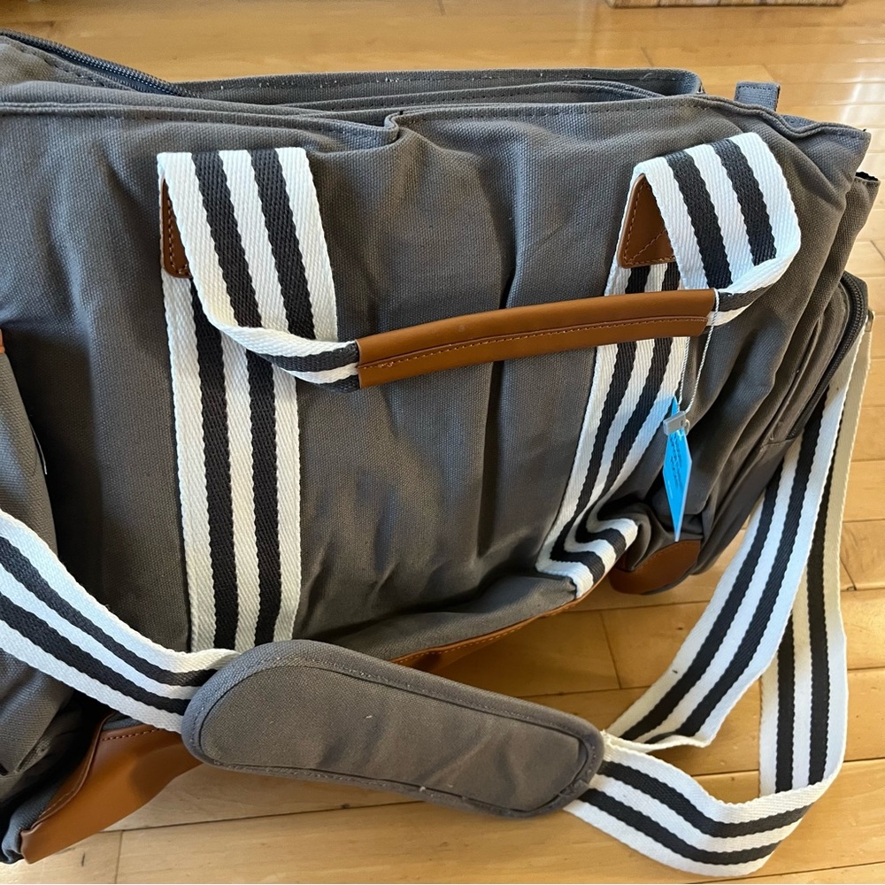 Baby K’tan NEW Wet Dry Insulated Weekender Grey Diaper Bag - Picture 8 of 13